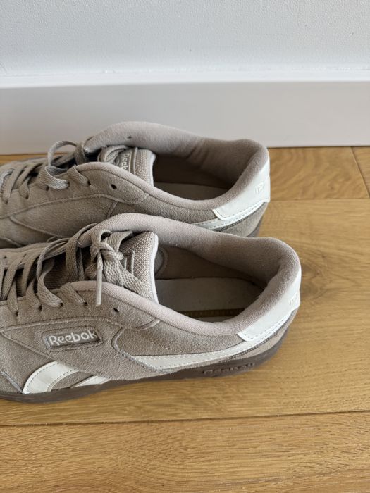 Bezowe Reebok rozmiar 41 klasyczki do wszystkiego