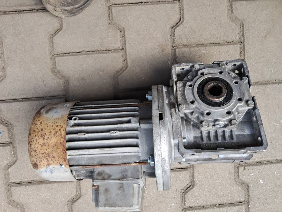 Okazja motoreduktor 0.55kw 56obr