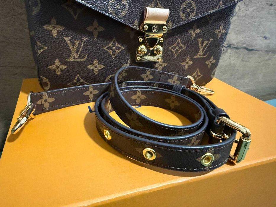 Оригінальна  сумочка Louis Vuitton Metis Pochette