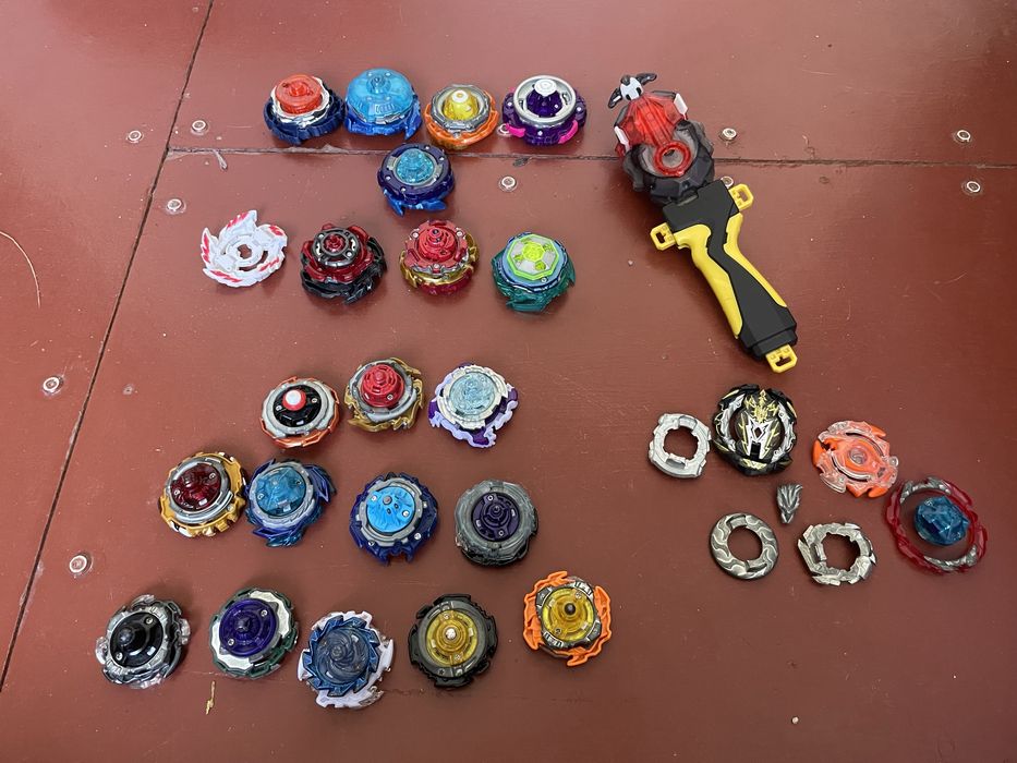 Бейблейды Beyblade Burst / Ланчер с ручкой / Детали (от 200 грн)