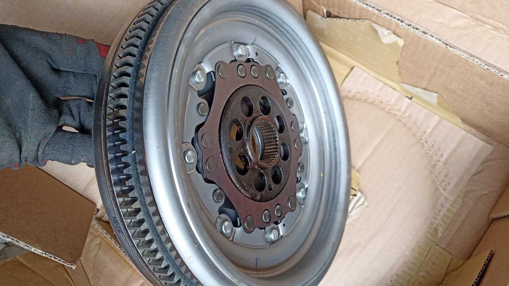 Двумасовий маховик 415089109 SKODA VW