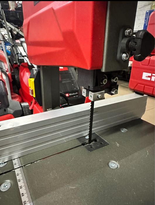 Пила стрічкова стаціонарна Einhell TC-SB 200/1