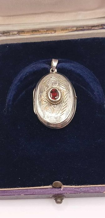 Sekretnik z granatem na 2 zdjecia 1922