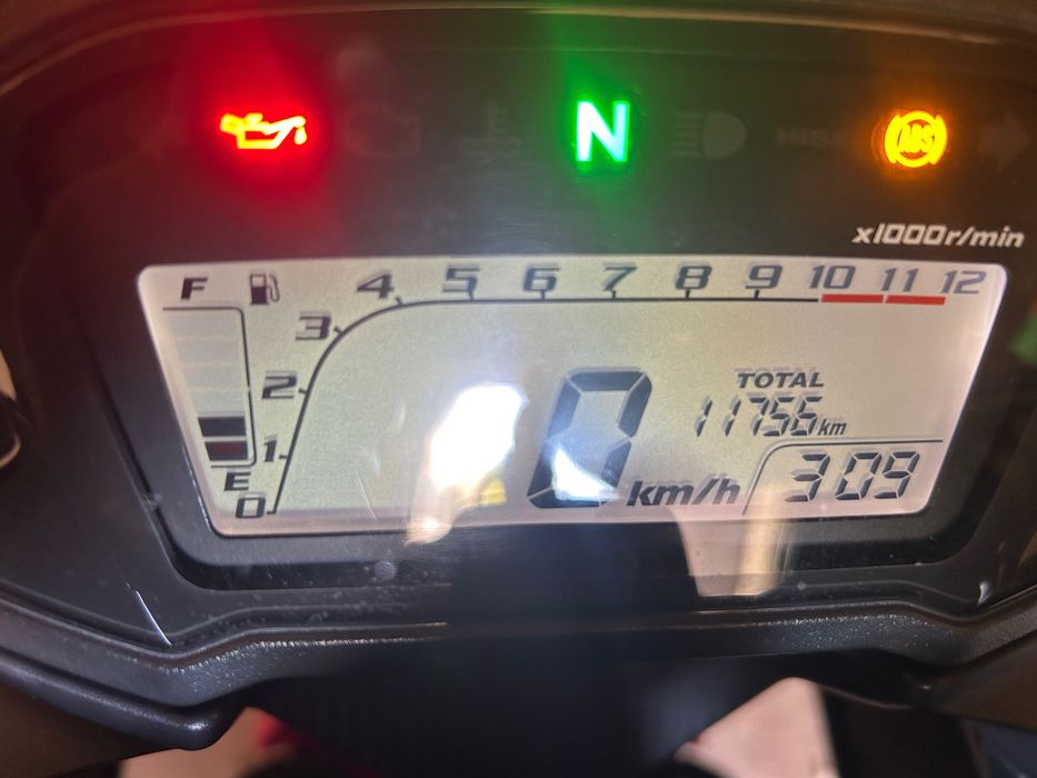 Продам Honda CBR 400R
