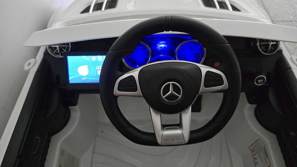 Autko na akumulator Mercedes- Benz Biały