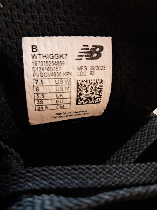 Продам підліткові кросівки New balance  38розм.