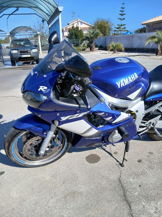 Vendo moto Yamaha R6 em perfeito estado