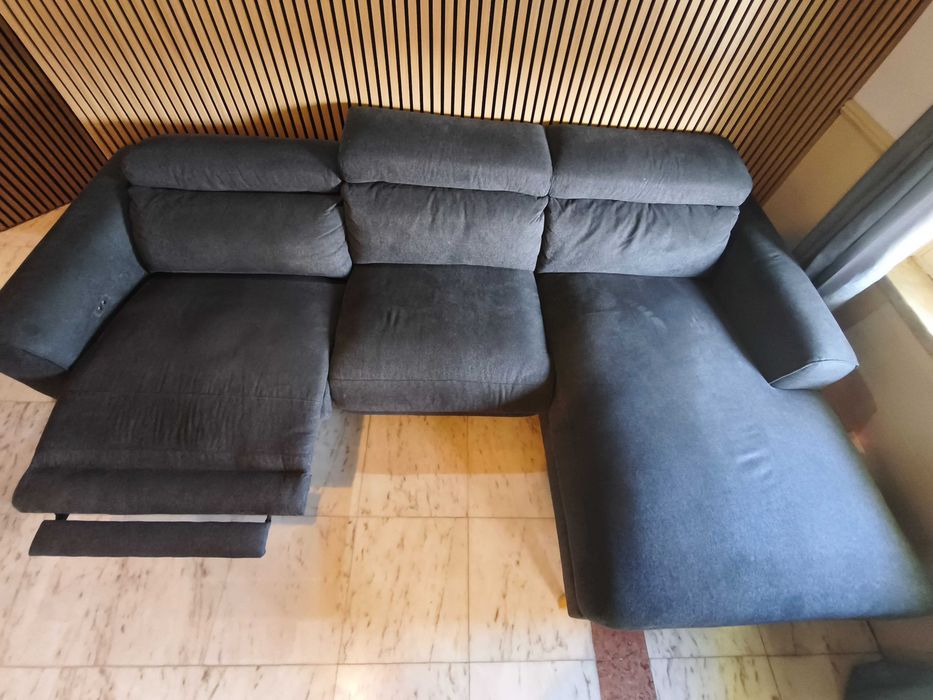 Sofá com chaise longa
