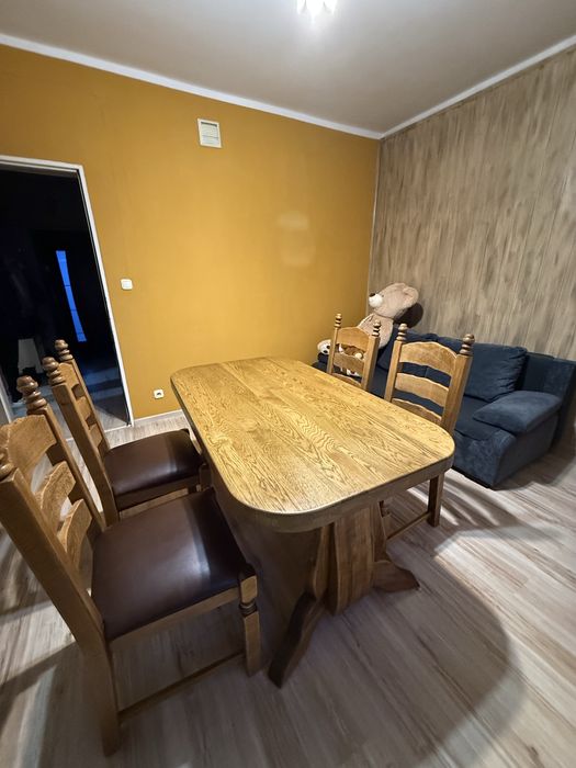 Stół dębowy + 4 krzesła  /komplet