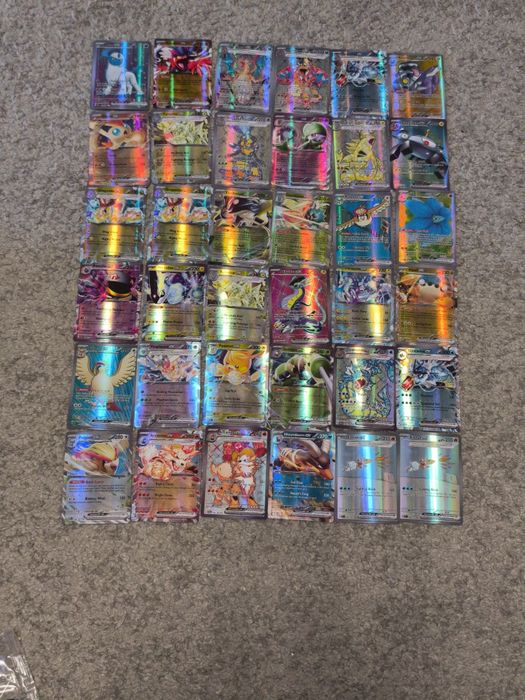 Lote de 36 cartas de coleção