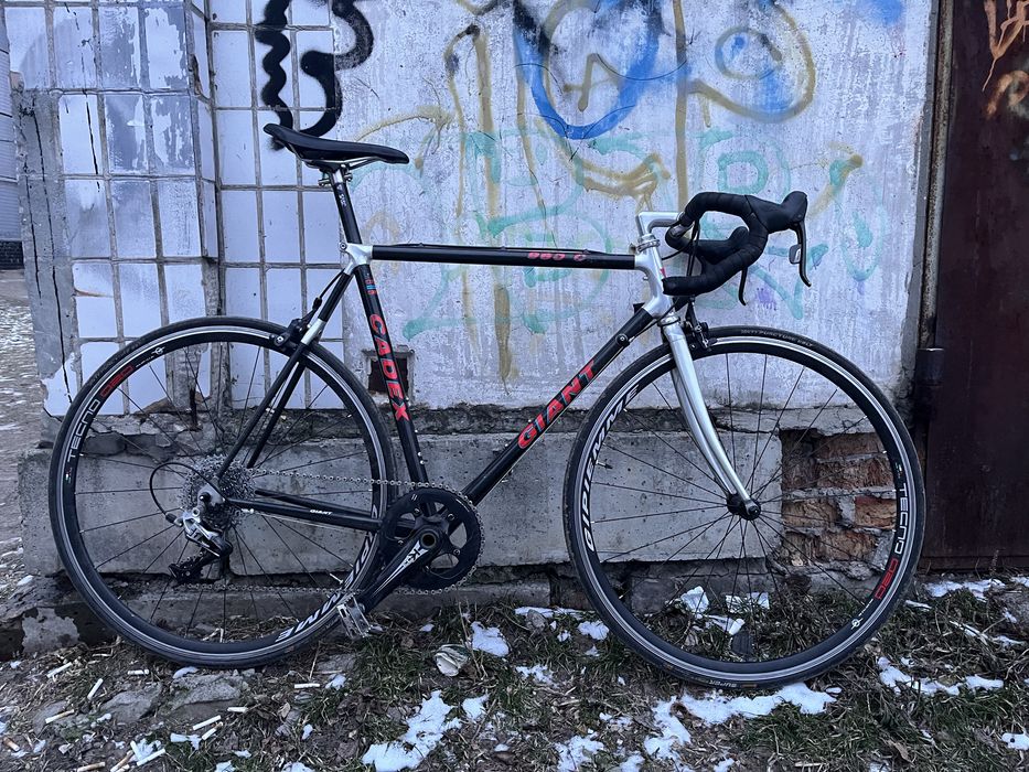 Шосейний велосипед Giant Cadex