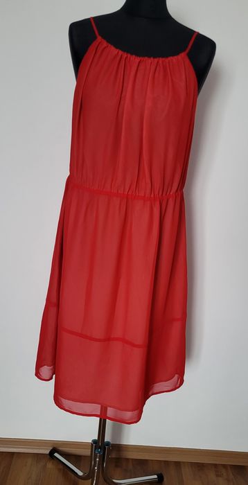 Nowa cudowna sukienka koktajlowa midi z odkrytymi ramionami gumka 44