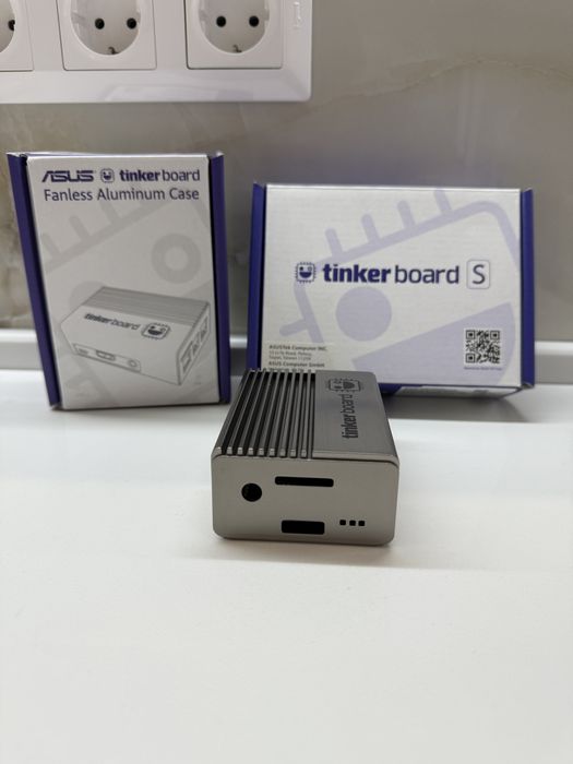 ASUS Tinker Board S + алюмінієвий корпус Fanless – міні-комп’ютер