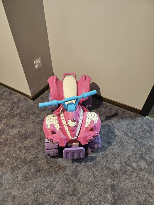 Kład, jeździk z napędem hello kitty