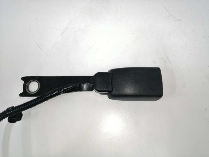 ENGATE CINTO ESQUERDO TOYOTA COROLLA VERSO 2008 -E034501