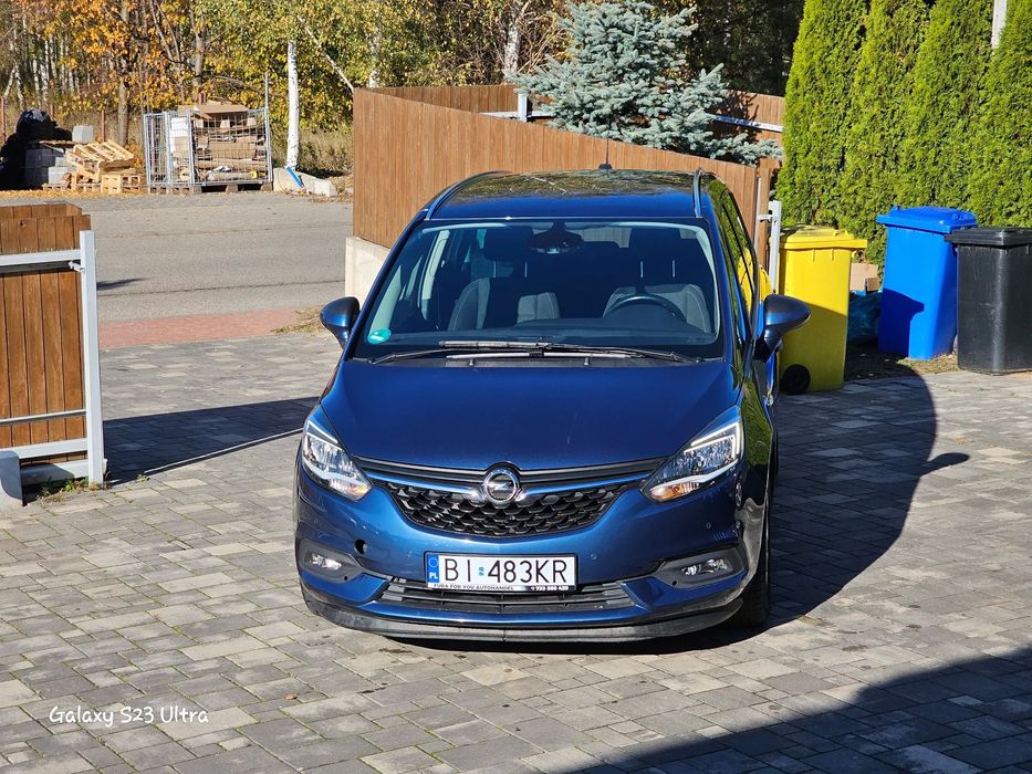 Opel Zafira 7 osobowa po liftowa niski przebieg