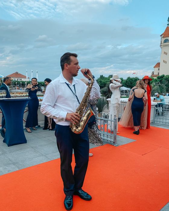 Saksofonista / Muzyk na wesele, firmową imprezę, urodziny, przyjęcie