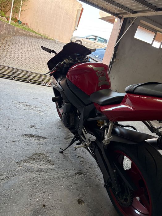 Yamaha R1 motas