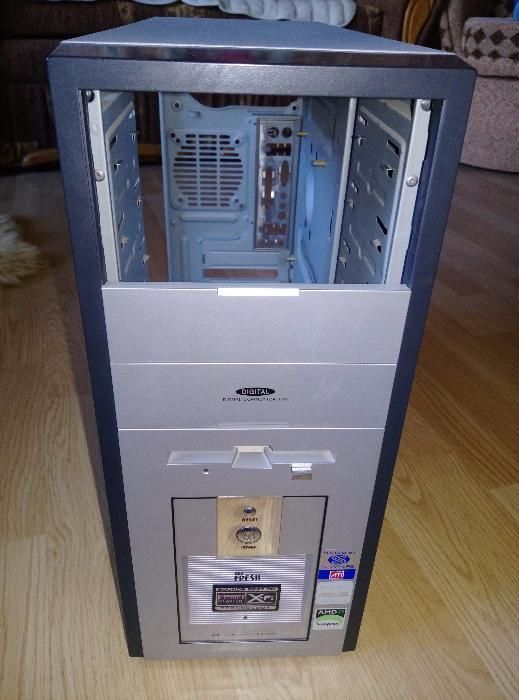 Obudowa komputerowa ASUS