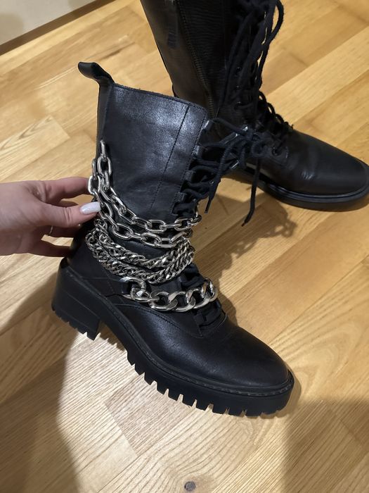 Шкіряні чоботи Zara