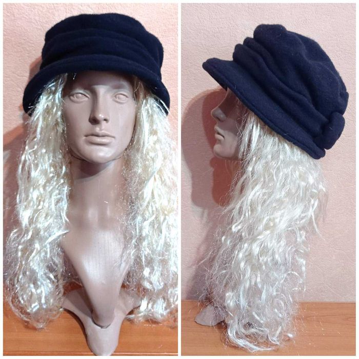 Темно-синяя мягкая шляпка, 85% шерсти (Германия).