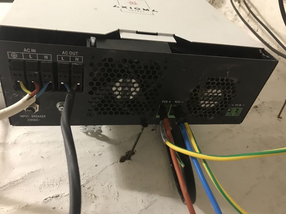 Інвертор 24-220в Axioma на 3кВт з чистим синусом