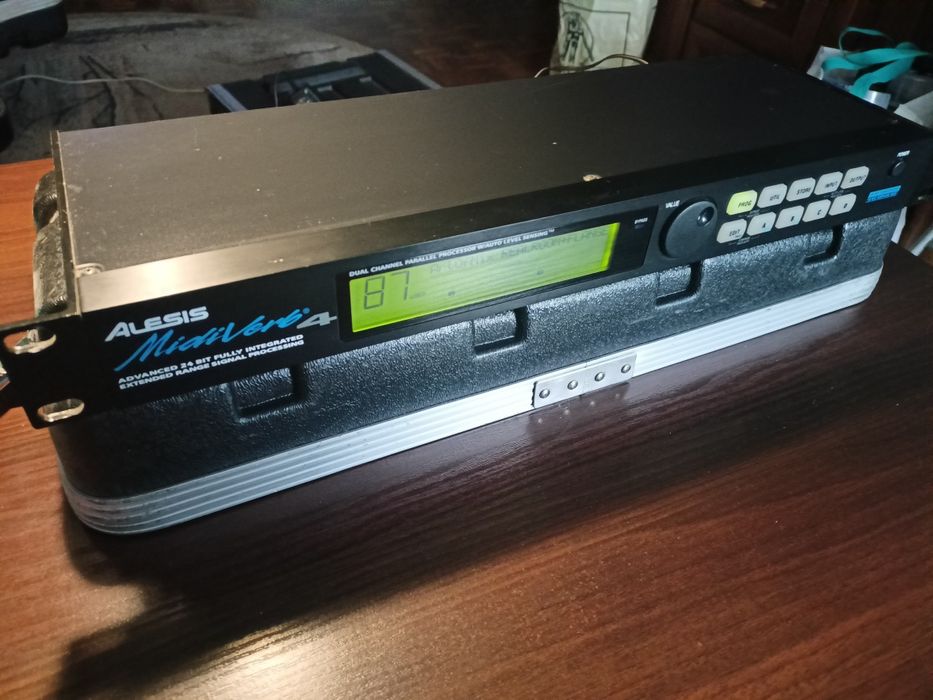 Procesor efektow Alesis MidiVerb4, super stan!