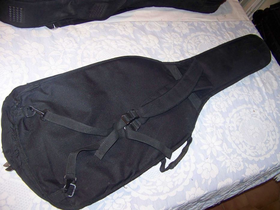 saco/estojo para guitarra eléctrica FENDER (parte do fecho estragado)