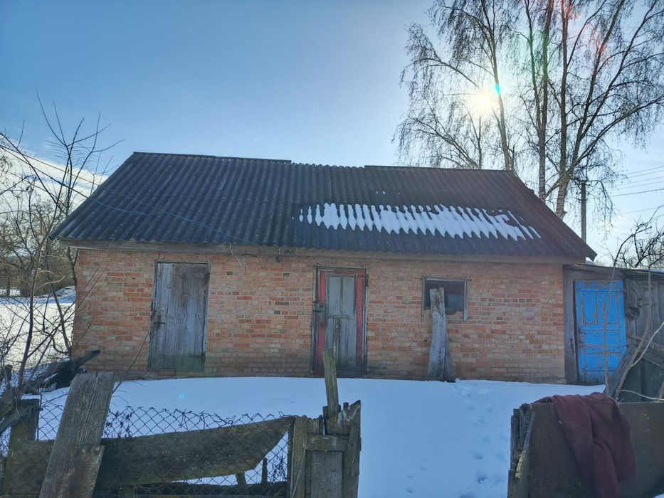. Будинок із земельною ділянкою.