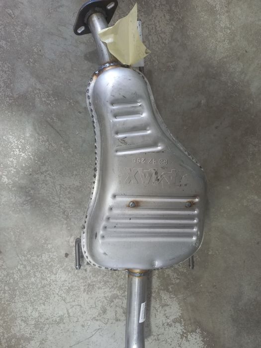 Задній глушник, випускна система