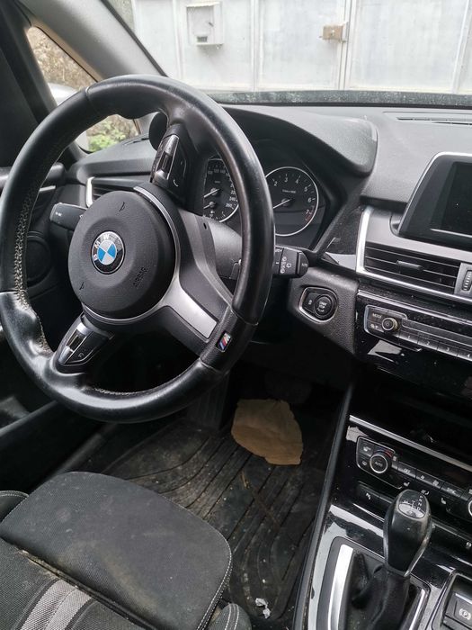 Vendo troco BMW  216 para peças. Motor 218 I