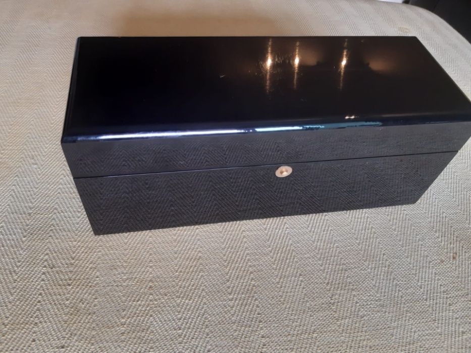 Novo Preço: Estojo Relógios Em madeira