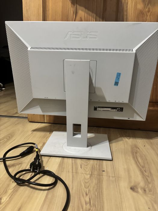 Monitor Asus.