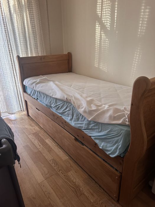 Cama individual com gavetao e dois colchoes