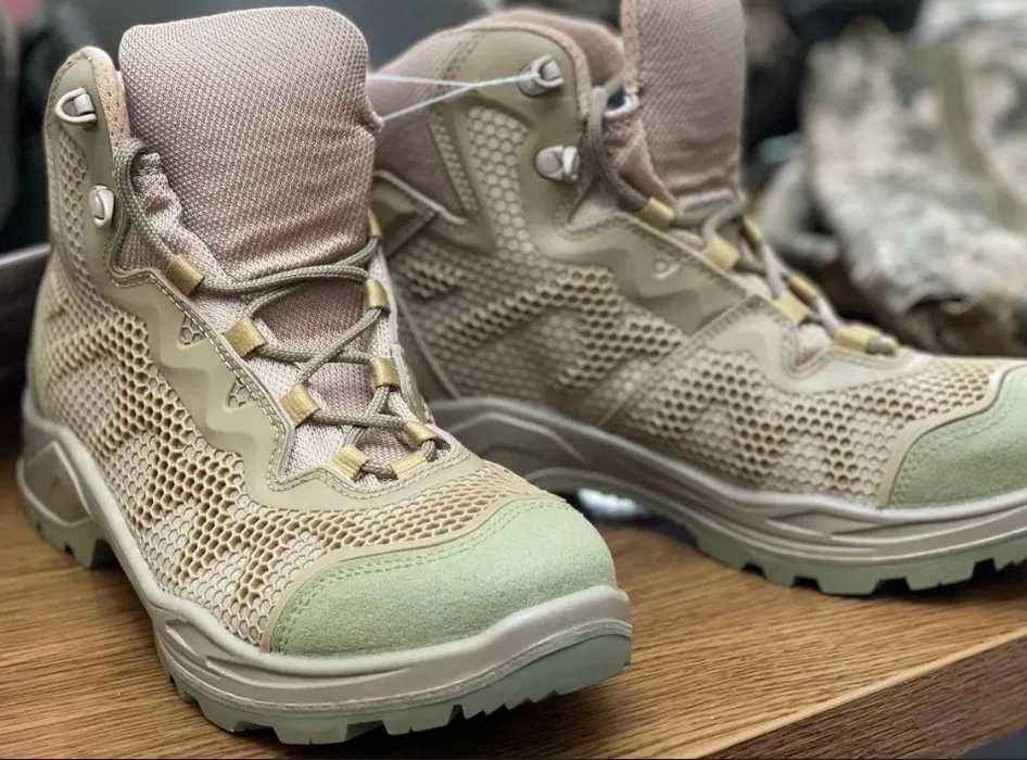 Черевики трекінгові або берці 44/45 потребую