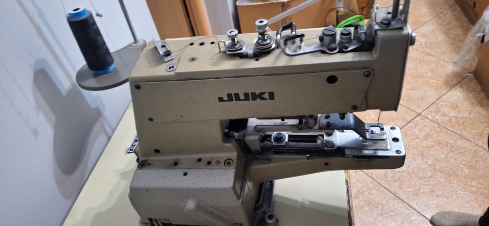 Guzikarka Juki 373