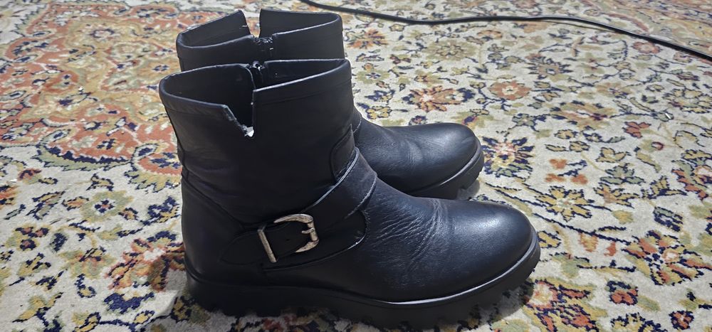 Botas em pele marca buffalo