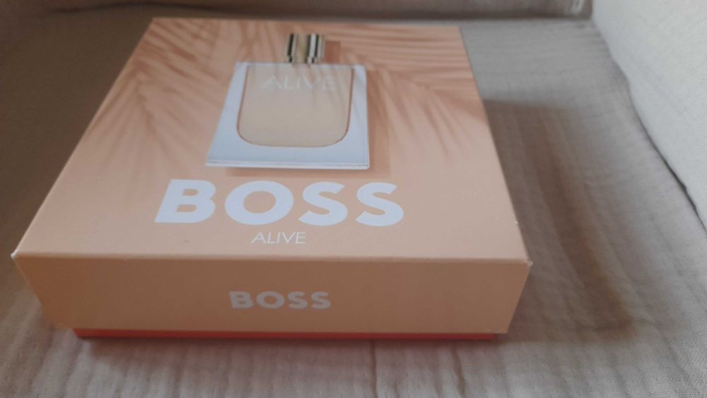 2 Perfumes Cofret H e M BOSS The Scent e Alive originais caixa novos