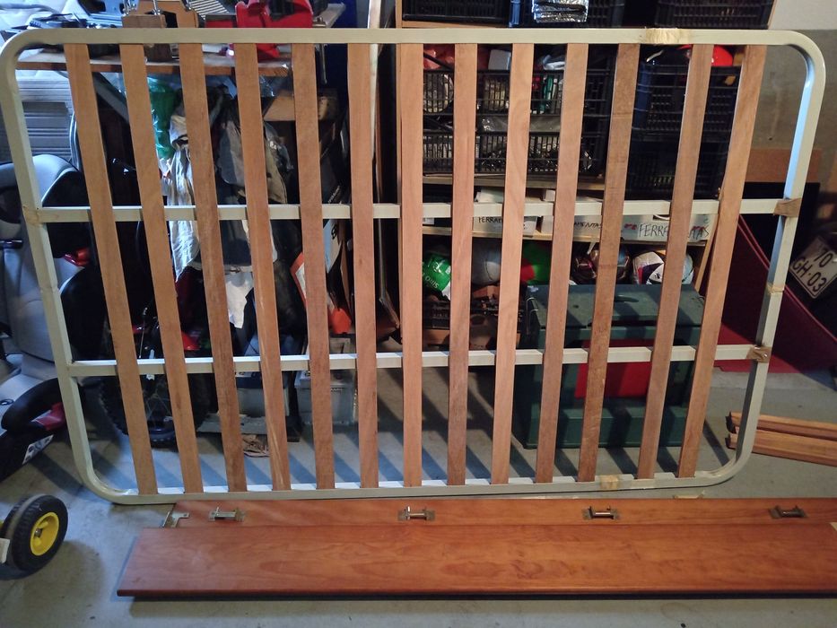 Estrado cama de solteiro ripas 183 x 118,5 cm