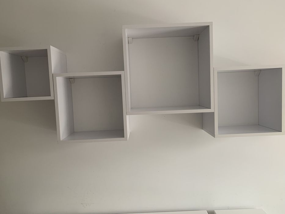 Białe uniwersalne półki wiszące