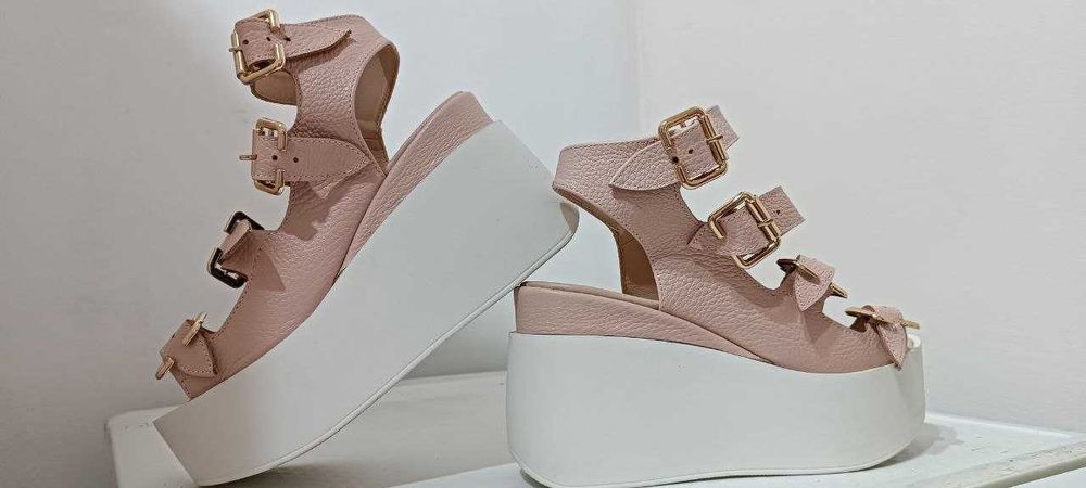 Босоножки кожаные