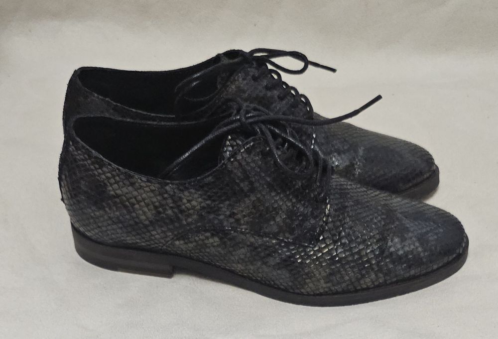 Czarne skórzane buty skóra węża mokasyny oxfordki