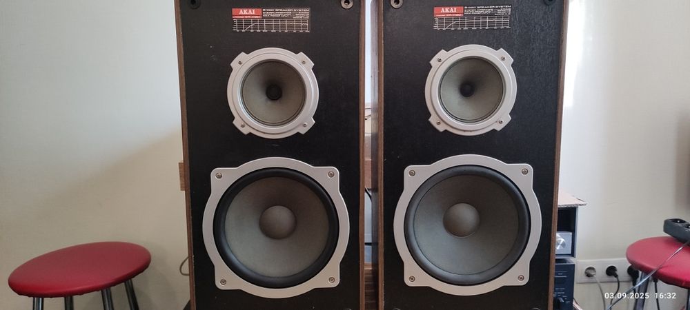 Продам комплект AKAI am U01