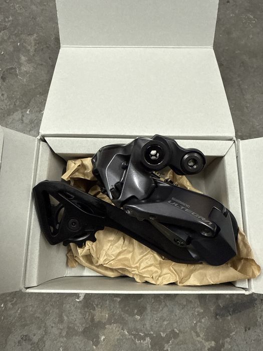 Переключатель задний Shimano Ultegra Di2 RD-R8150