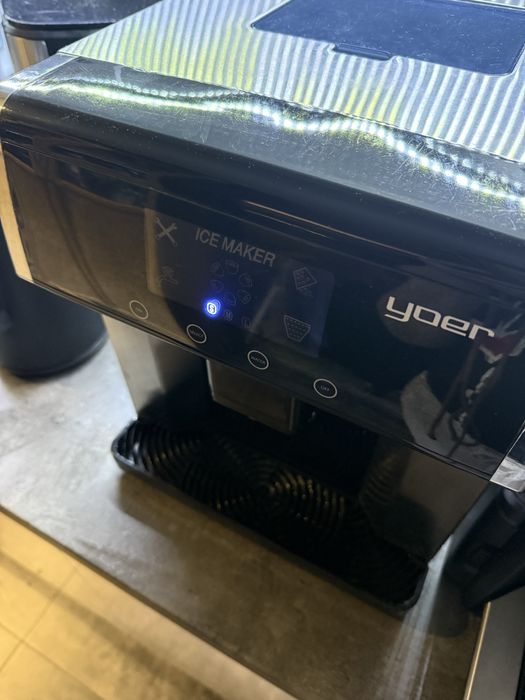 Kostkarka Yoer domowa maszyna do robienia kostek lodu