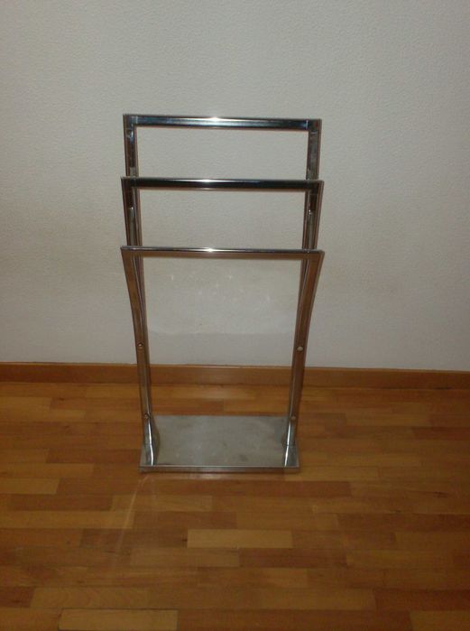 Toalheiro para casa de banho.