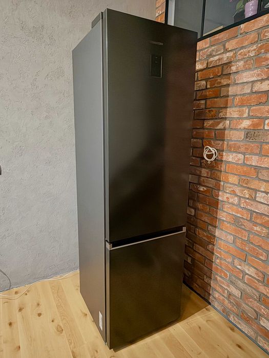 Lodówka Samsung RB38T774DB1 | No Frost | Metal Cooling | 390 l | Stan bardzo dobry