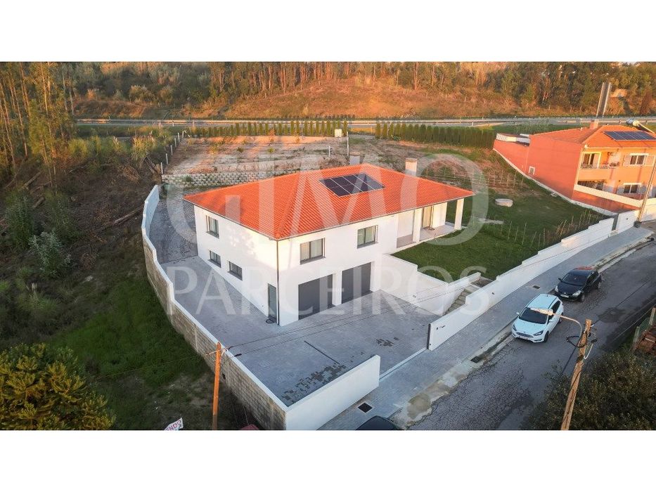 Moradia T3 Moderna e Confortável em Oliveira do Bairro.