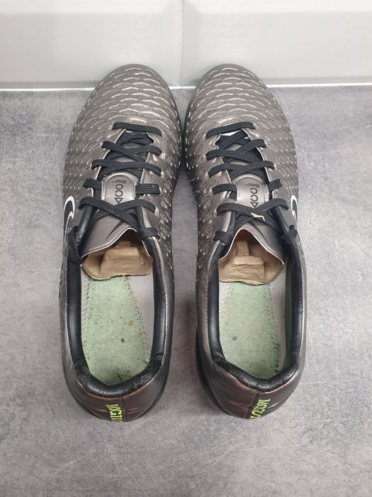 Profesjonalne Elite korki Nike Magista Opus FG 42