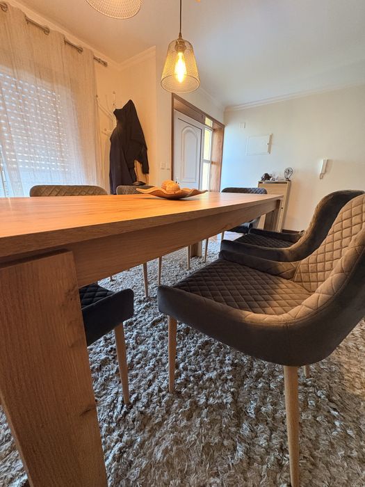 Mesa de jantar LINTRUP com cadeiras